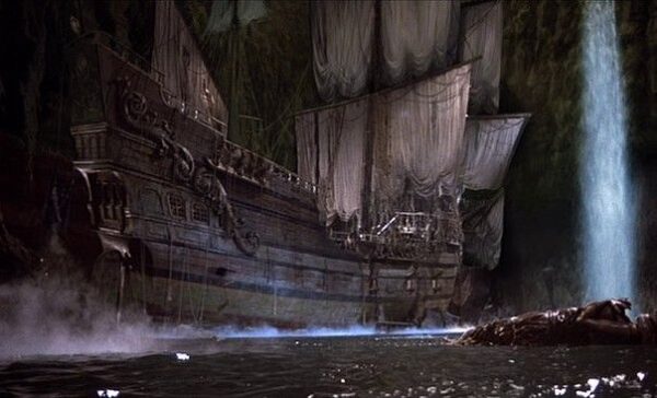 ONE EYED WILLY'S PIRATE SHIP (THE INFERNO)